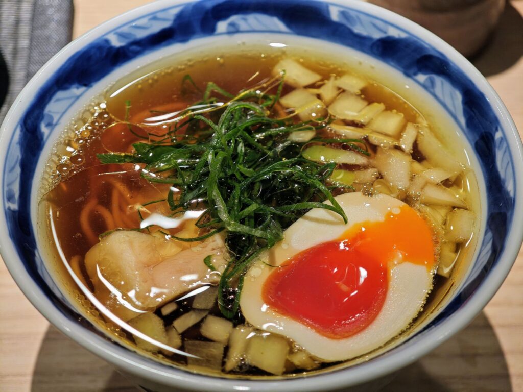 酒亭湯澤の醤油鶏そば