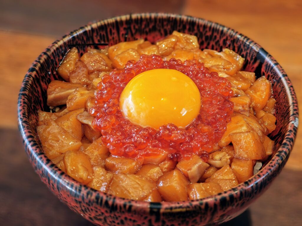 波の 渋谷東店のサーモンユッケ丼